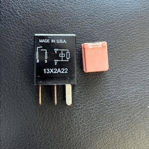 Ford FoMoCo Omron G8HL High Power Automotive Relay + Blade Fuse